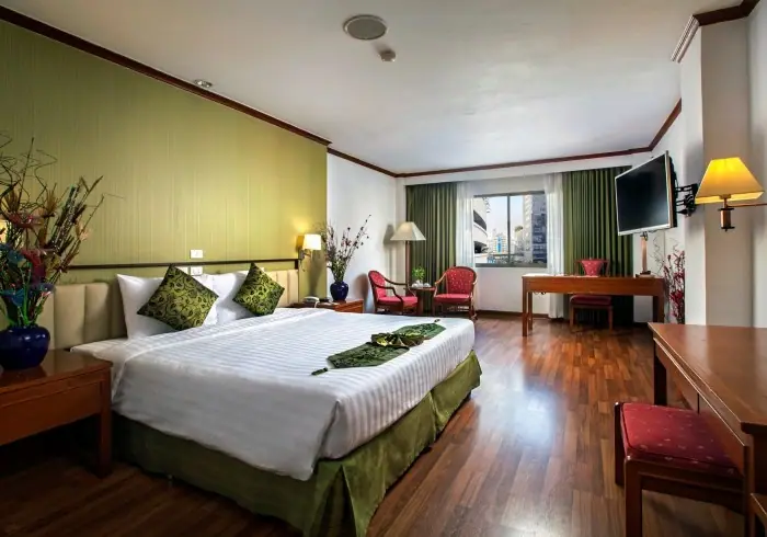 King room at Arawana Regency Park Sukhumvit